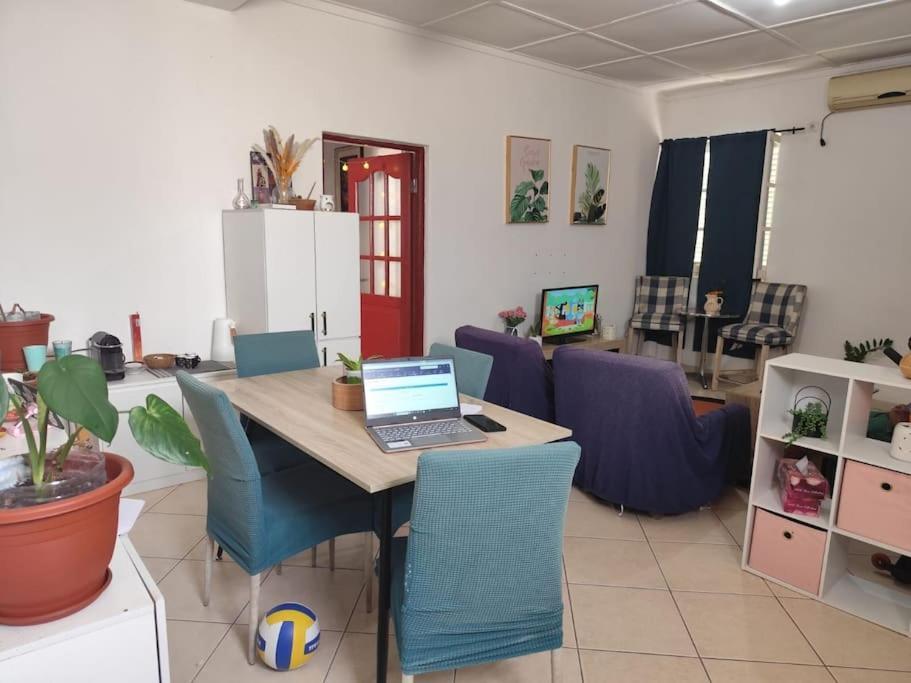 Mendes Family Homestay - B&B In The Heart Of ปรายา ภายนอก รูปภาพ